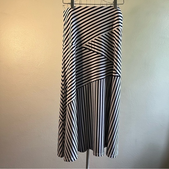 New Directions striped skirt, Size S. Like new. - Picture 5 of 5